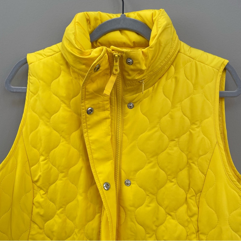TALBOTS NWOT Quilted Vest with Packable Hood - Size L - Picture 2 of 13
